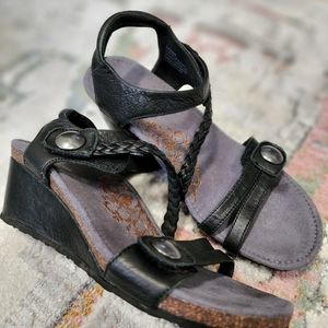 Aetrex sandals